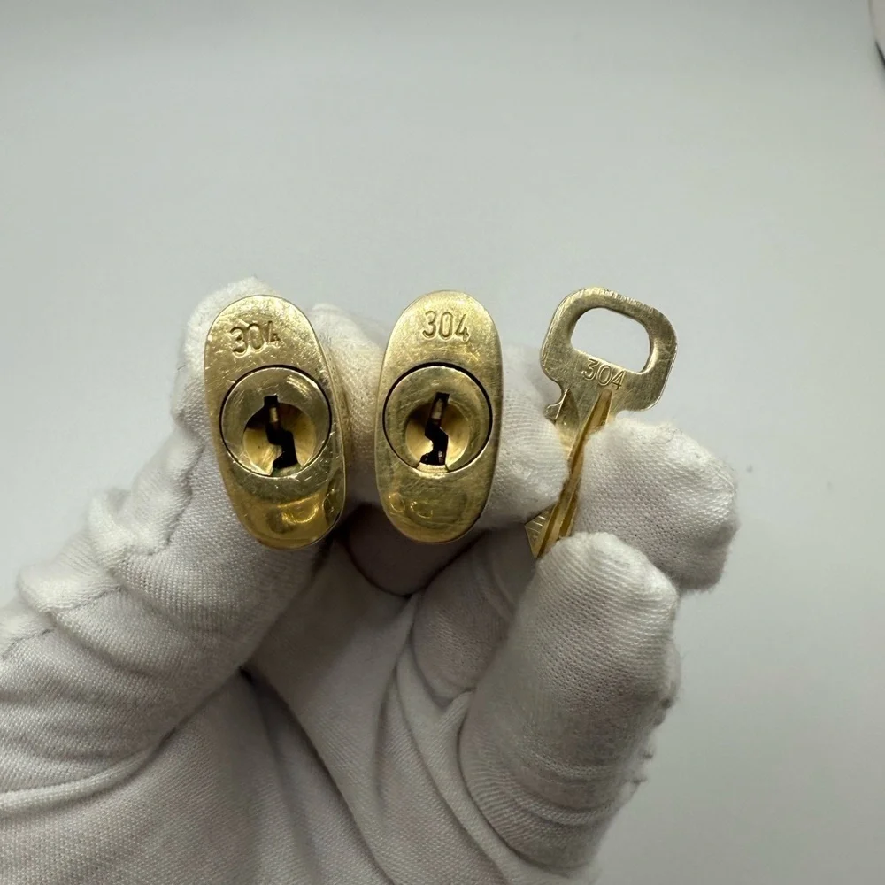 Louis Vuitton Gold 2pcs-Lock and 1-Key #304